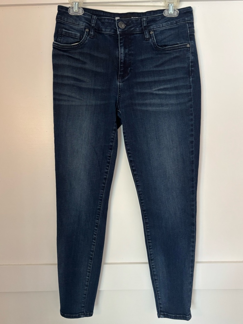 Kut from the Kloth Dark Indigo Skinny Jeans and size 6 in excellent condition